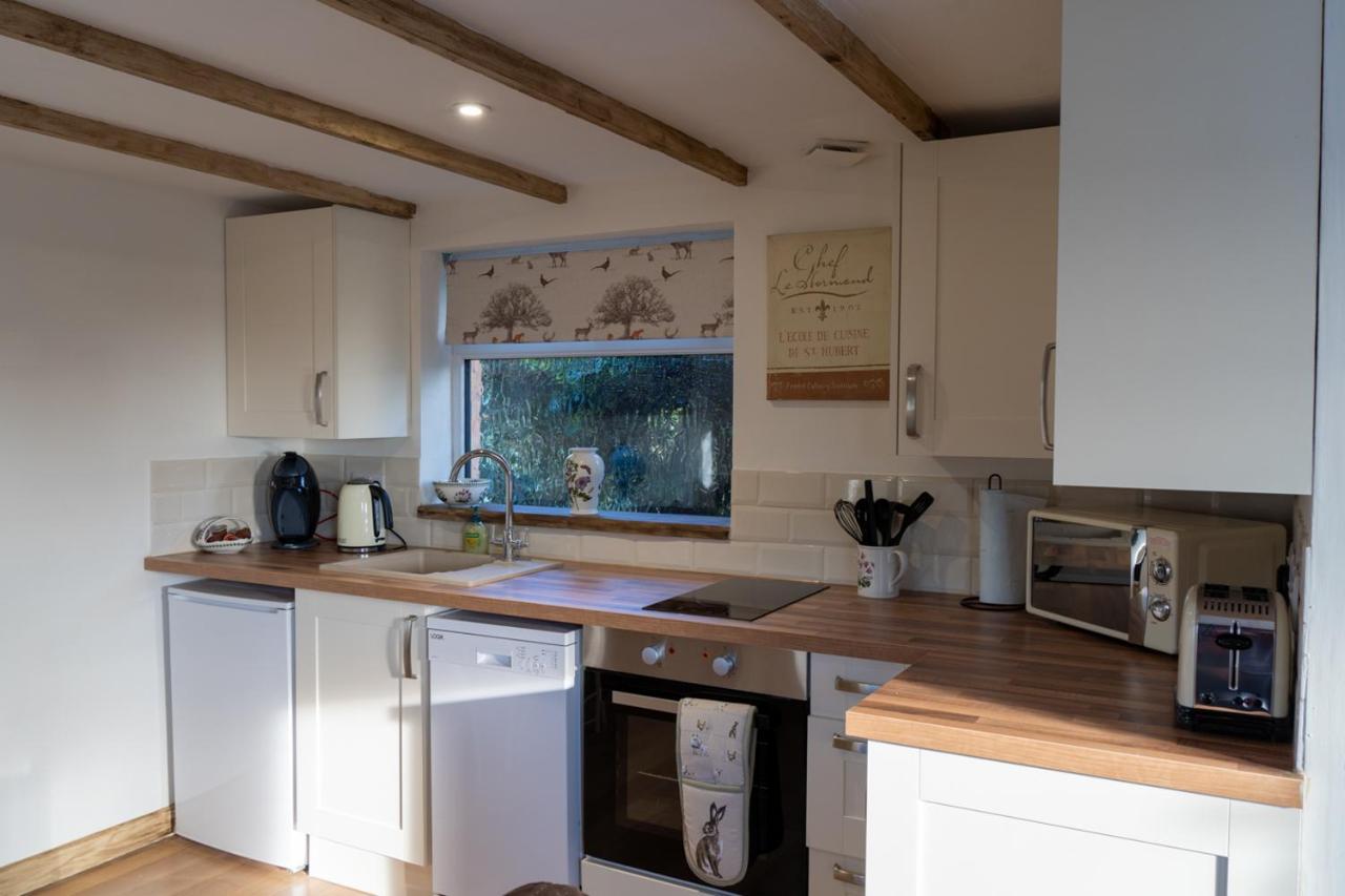 Rose Hideaway - Forest Of Dean Cosy Cabin Retreat Yorkley Exterior photo
